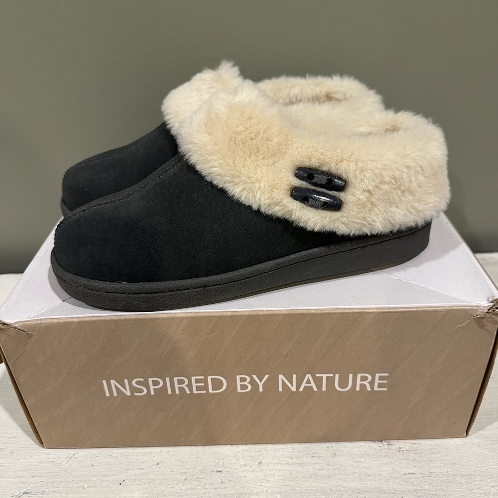 Women's Dark Gray and Cream Fur-Lined Slippers from Bass Pro Shop
